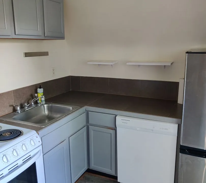 125 Roup Ave #3