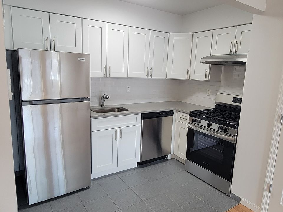 1st image of 27-31 Crescent St #4