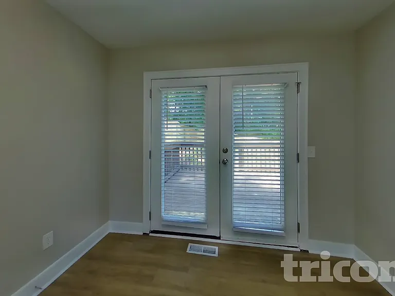 2405 Ravine Dr — Photo 4
