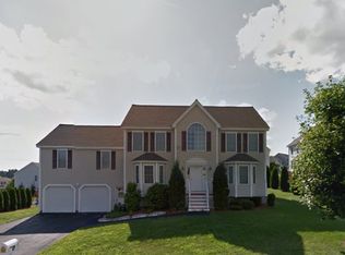 27 Hollyhock Ave, Nashua, NH 03062