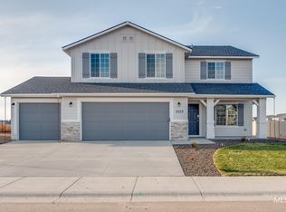 920 SW Accipiter Pl, Mountain Home, ID 83647