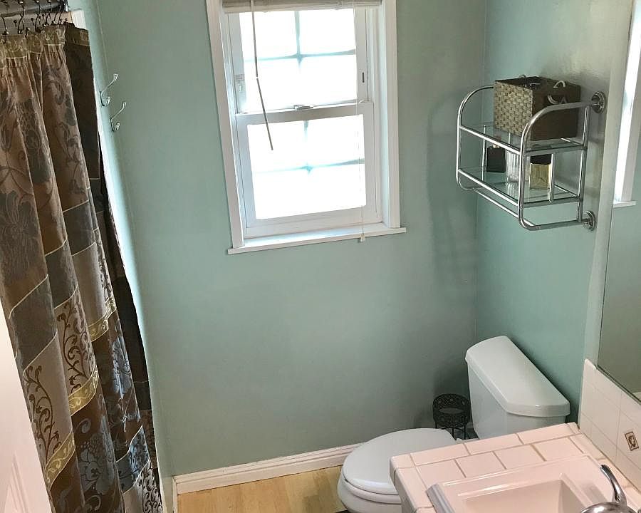 1st image of 15449 Woodcrest Dr