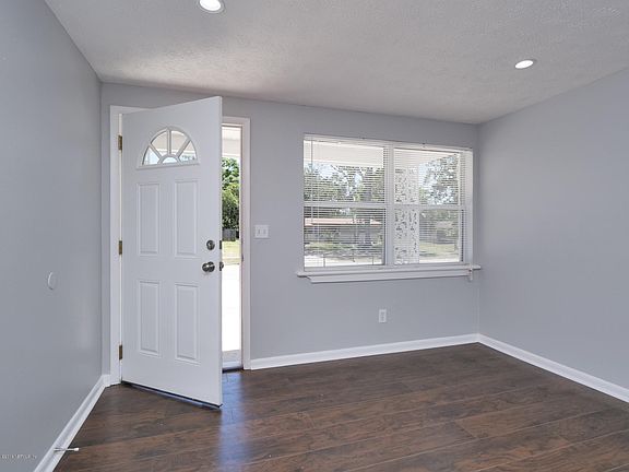 3rd image of 10773 S Indies Dr