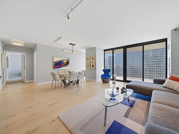 5th image of 225 N Columbus Dr Unit 5908