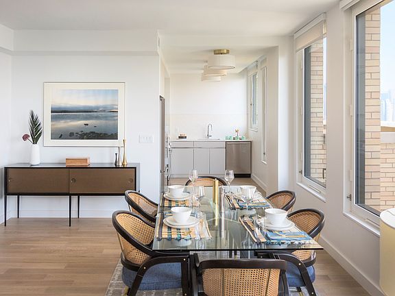 3rd image of 146 Pierrepont St APT 18D