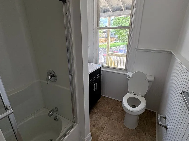108 S Main St — Photo 10
