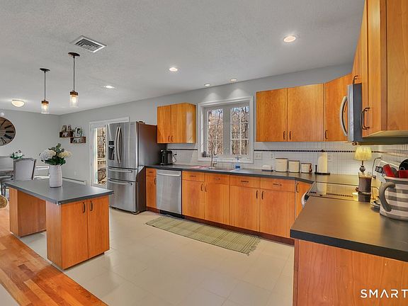 5th image of 345 Hebron Road