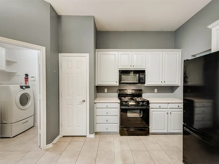 4403 New Meadow Dr — Photo 10
