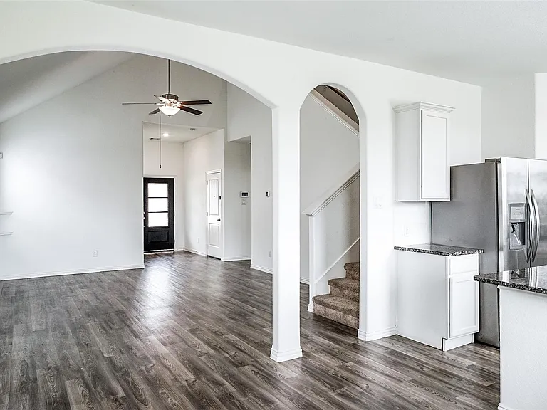 9011 Beacon Mill Dr — Photo 3