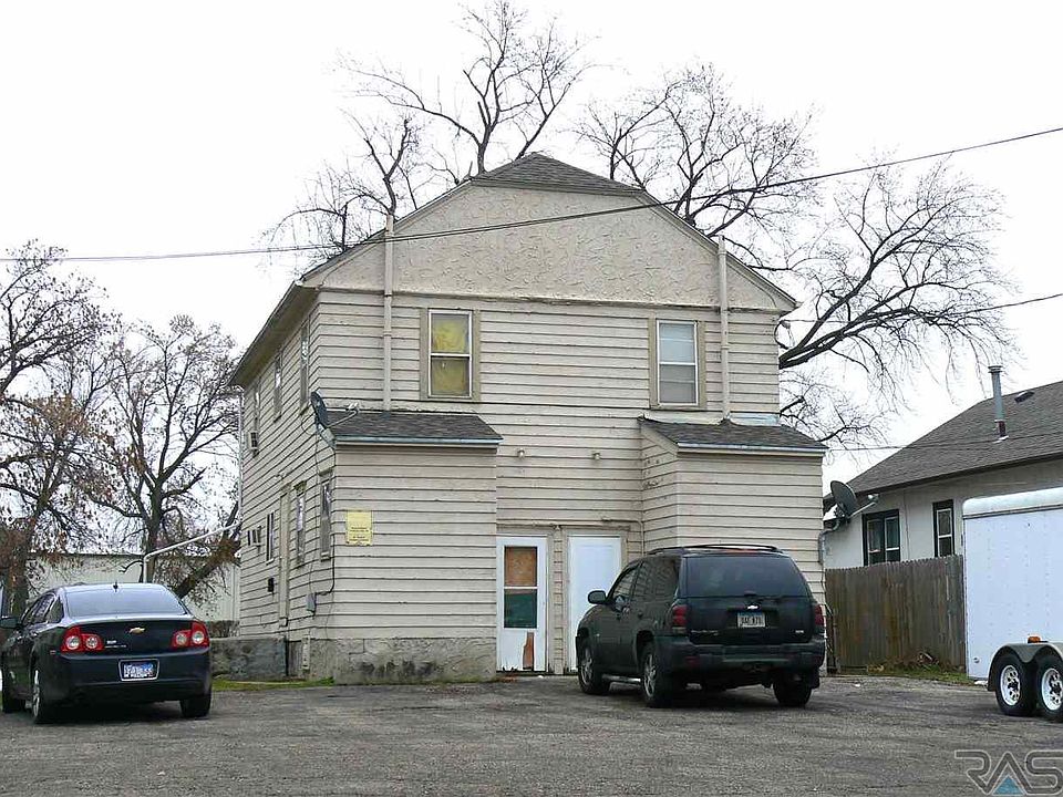 2nd image of 617 S 4th Ave