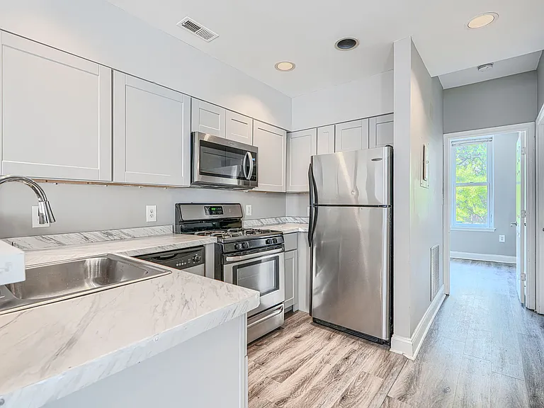 333 S Fremont Ave #A — Photo 7