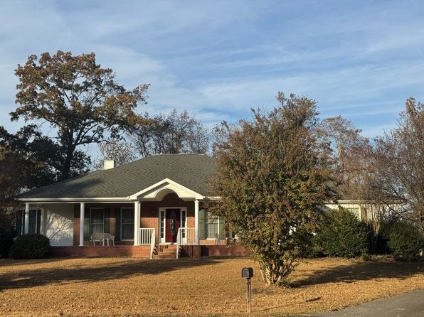 8466 Hollybrook Dr