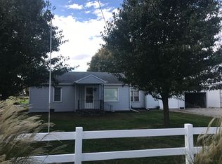 105 S Hazel St, Oakland, IL 61943