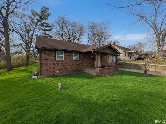 2nd image of 54213 Terrace Ln