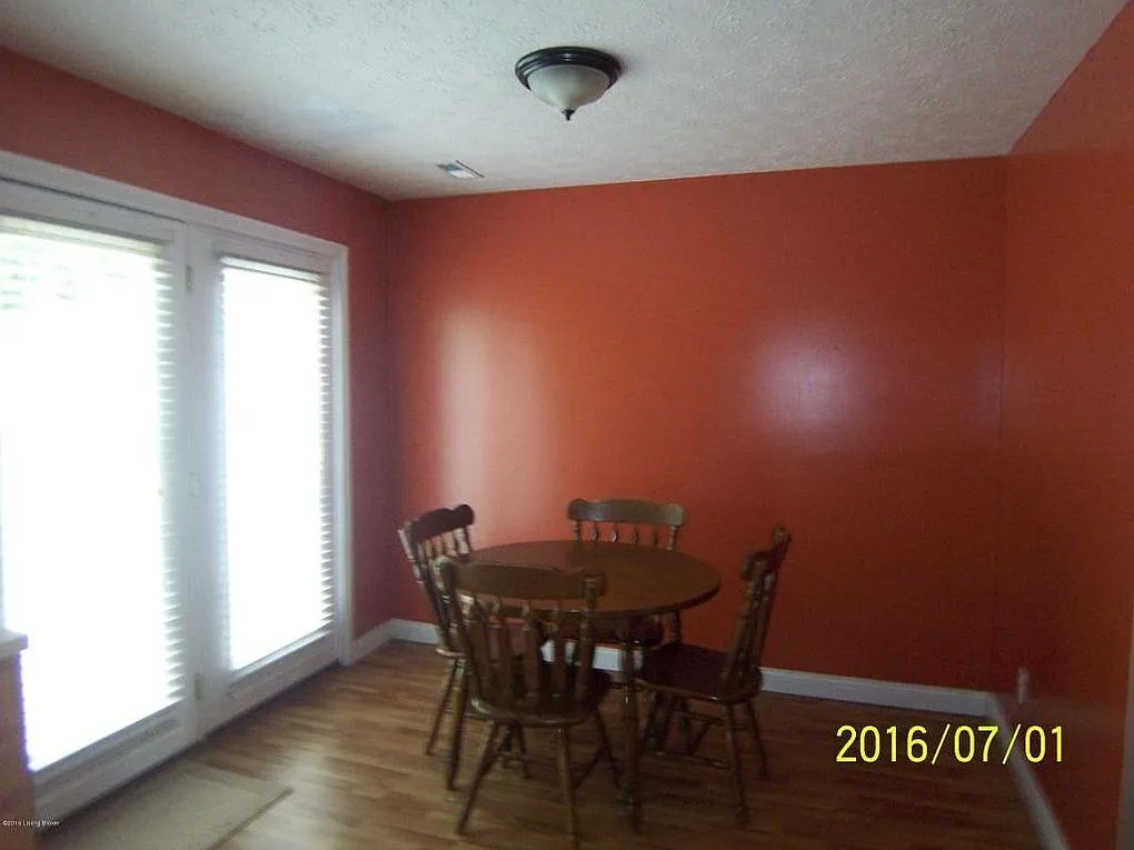188 Marvin Downs - 1 — Photo 3