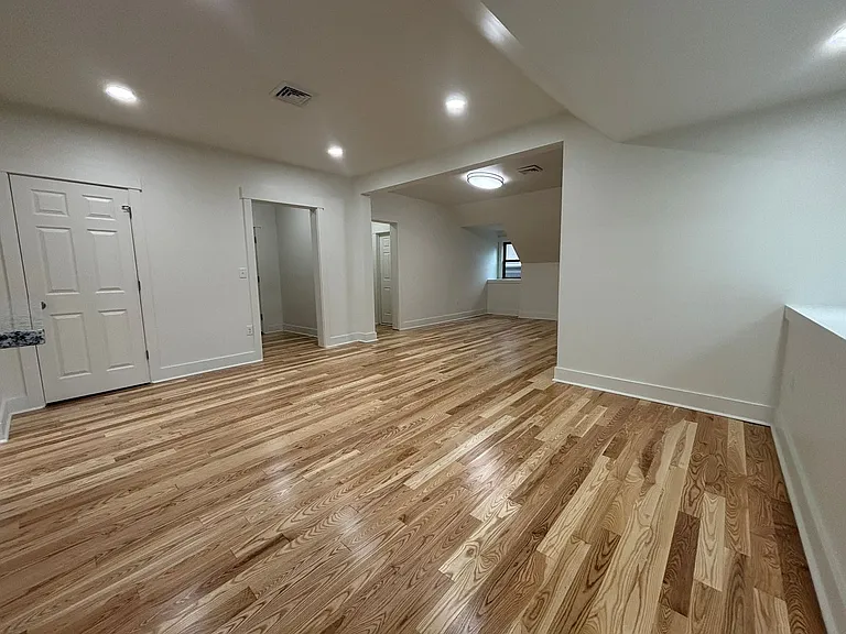 1115 N. Negley Avenue — Photo 8