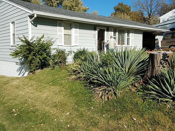 Nice 2 br 1 ba ranch with oversized garage