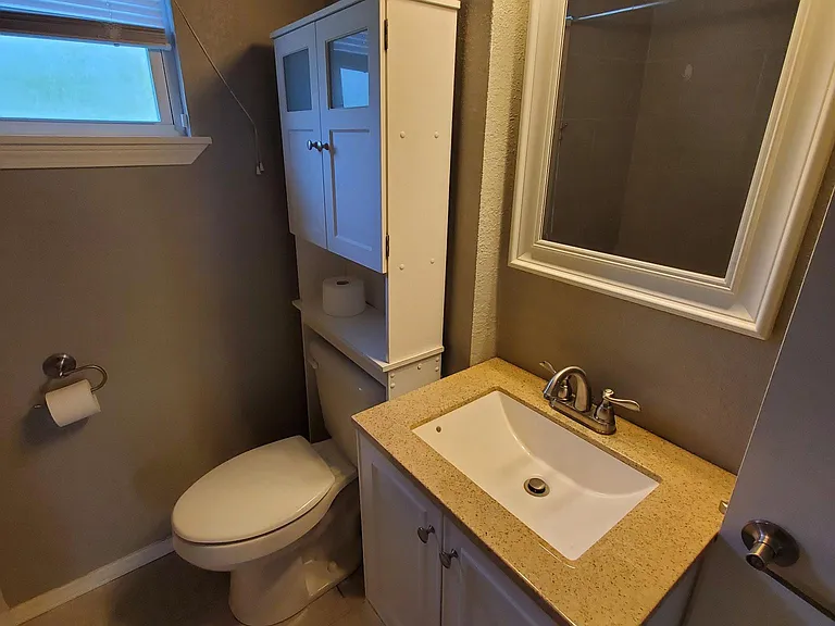 1109 S Date Ave — Photo 7