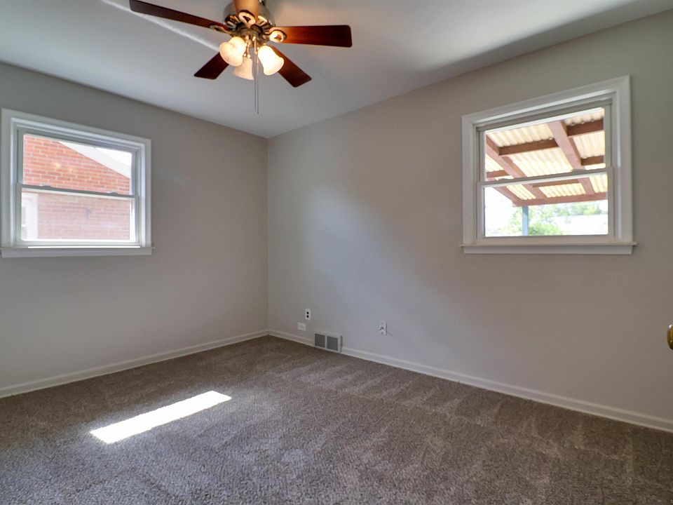 21101 Yale St, photo 14