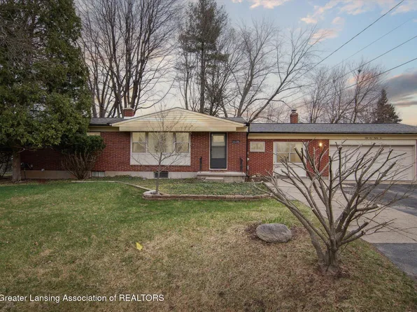 5582 Buckingham Rd, Haslett, MI 48840