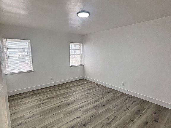 3rd image of 3011 Virginia Rd #3011