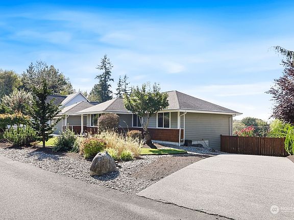 3rd image of 9816 79th Drive NE