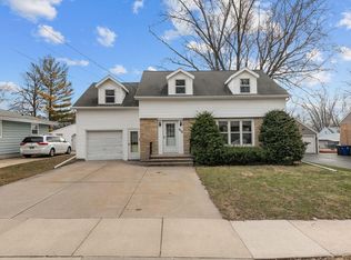 608 Harrison St, Little Chute, WI 54140