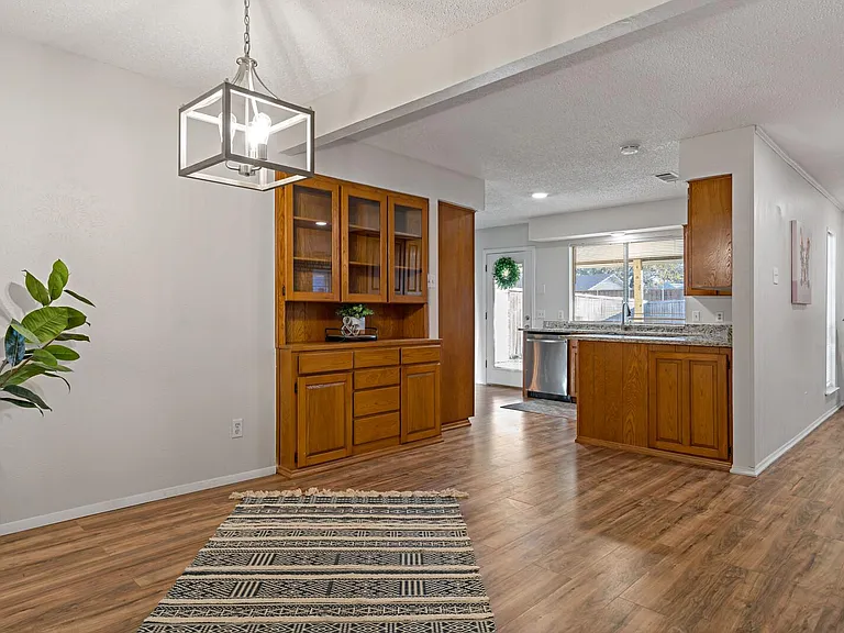 2906 Country Place Ct — Photo 5