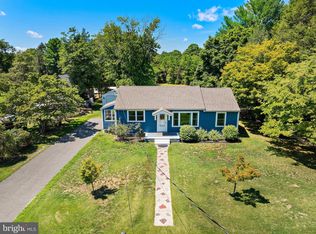 16 S Maple Ave, Tuckerton, NJ 08087