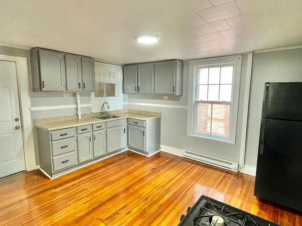 142 Paine St APT 1