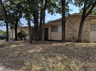 91 Stonegate Dr, Bedford, TX 76022