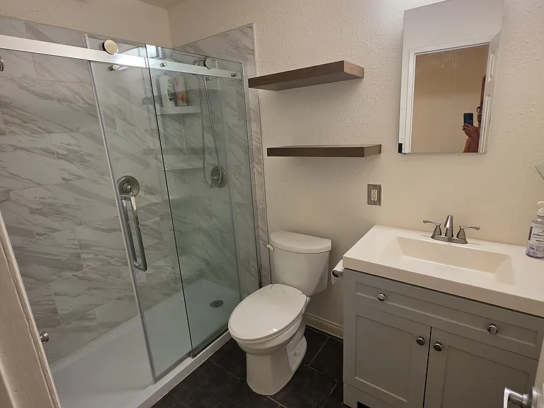 Master Bedroom bathroom