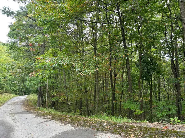 33 Laurel Ln, Caldwell, WV 24925