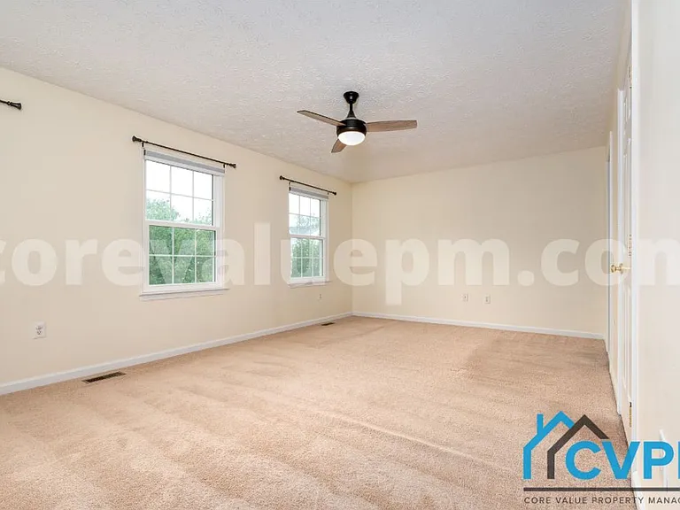 1321 Treasure Dr — Photo 16