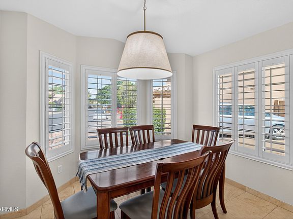 4th image of 991 N LONGMORE Street