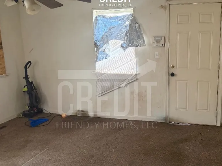 1829 S Stanley St — Photo 4