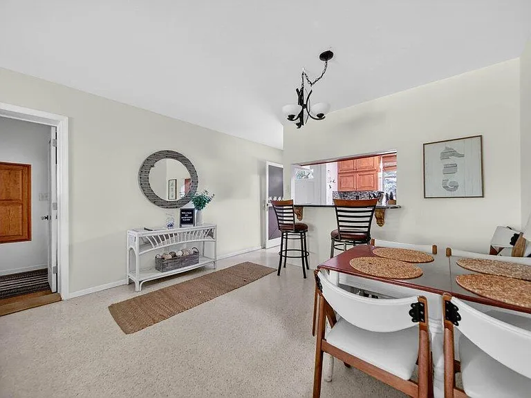 262 SE Monterey Ave — Photo 19