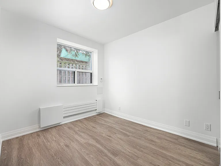 2701 Eglinton Ave W — Photo 7