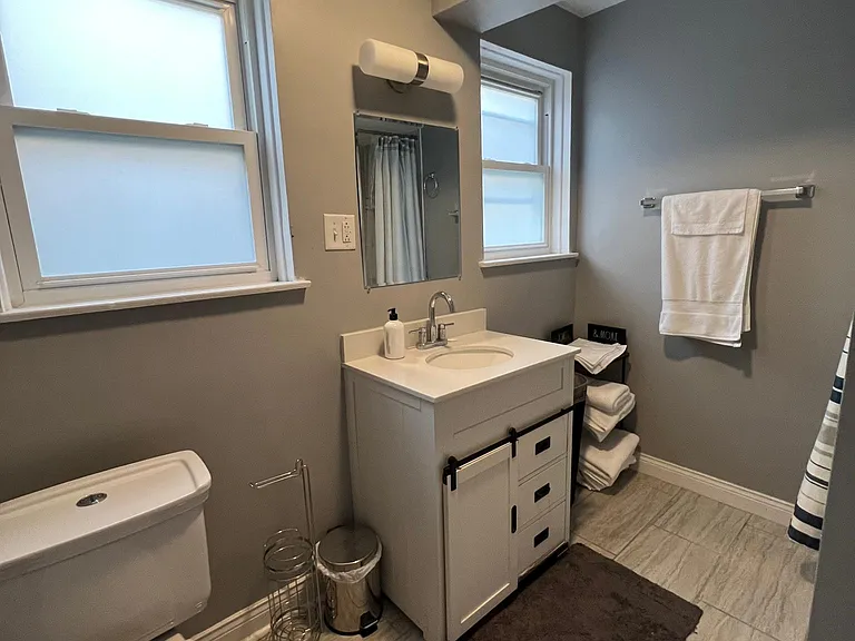 5946 W Washington Blvd #2E — Photo 8
