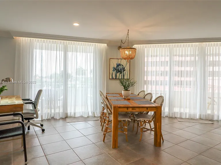 5161 Collins Ave #404 — Photo 3