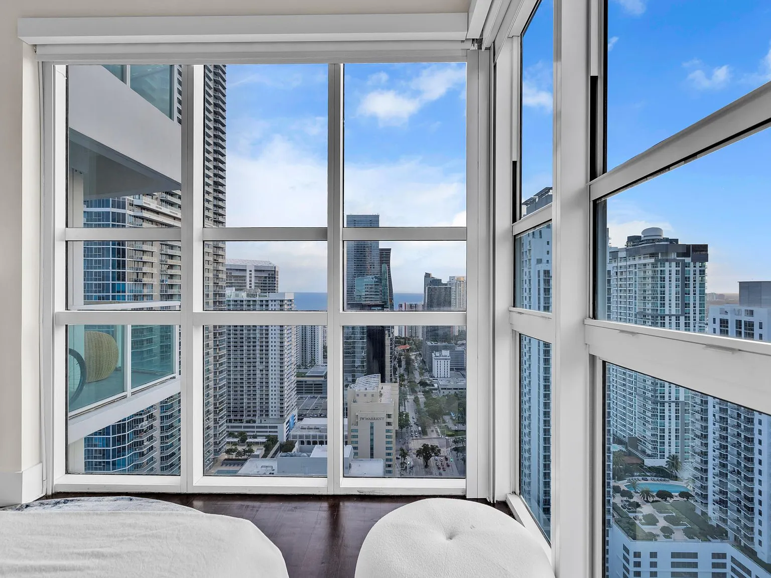 2 bed, 1395 sqft, $5,900 — Photo 3