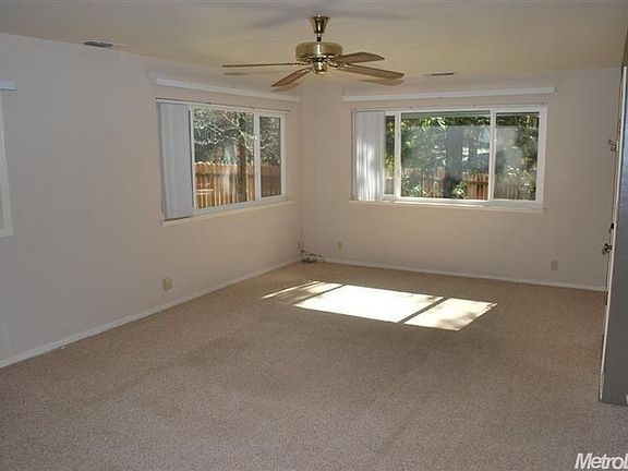 5th image of 2431 Meadow Ln