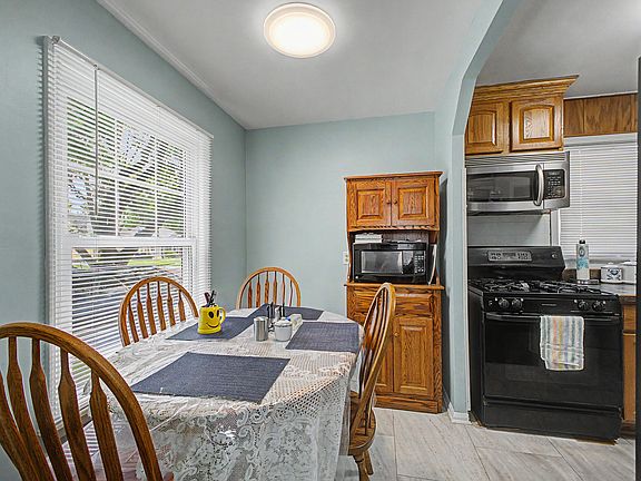5th image of 26154 Pennie St