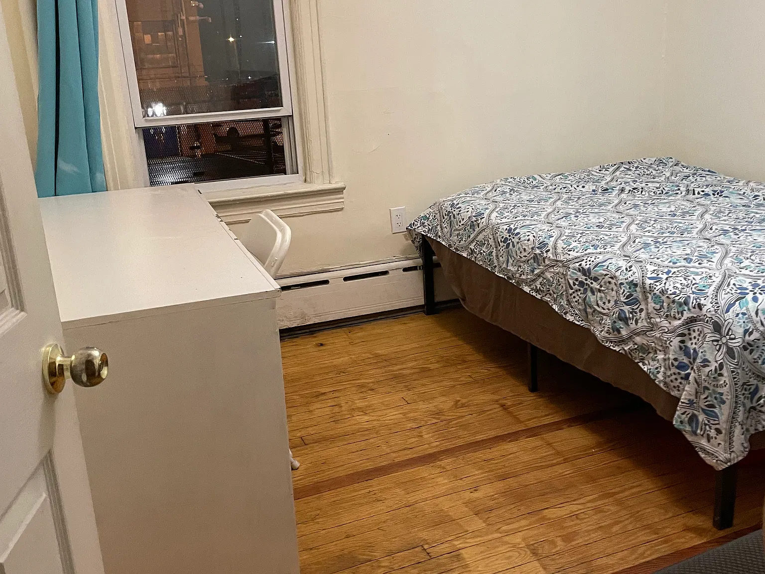 5 bed, 1300 sqft, $840 — Photo 3