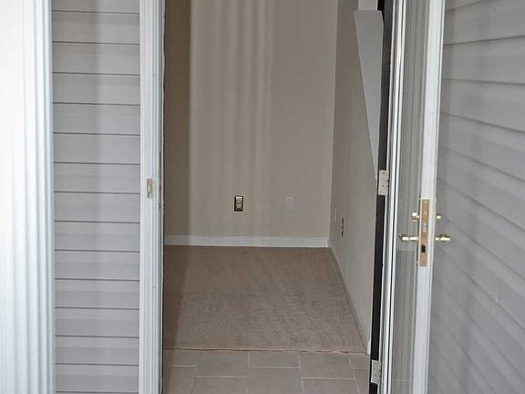 3rd image of 100 Ashewood Commons Dr