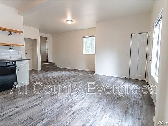 4th image of 21212 119th St E #3