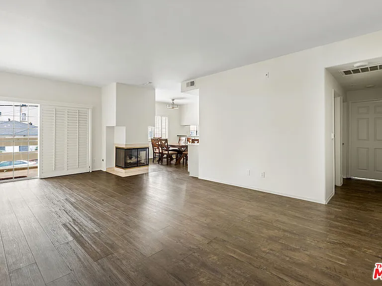 1800 Butler Ave #105 — Photo 4