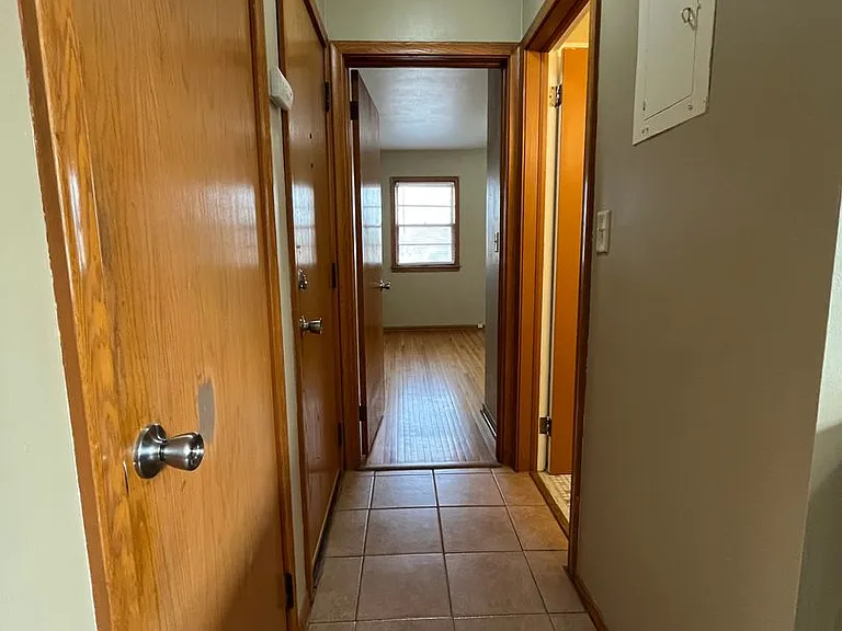 1360 Payne Ave — Photo 10