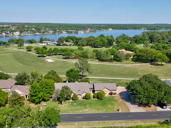 407 Navajo Trl, Lake Kiowa, TX 76240