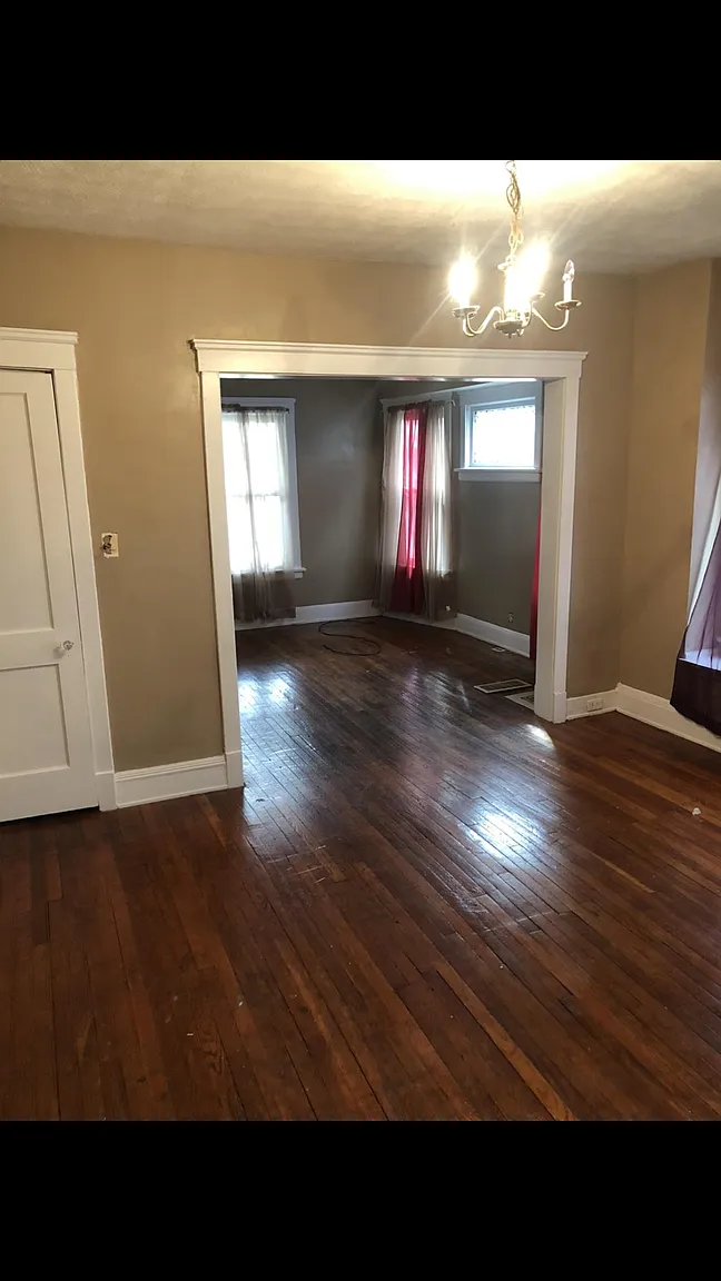 10021 Parkgate Ave photo 1